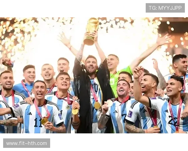 足球两大球星的巅峰对决：梅西与C罗谁能笑傲世界足坛